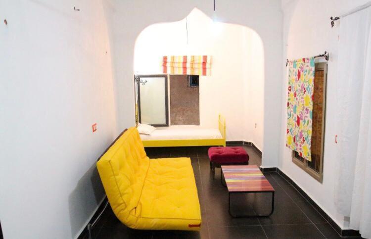 Hostal Valencia - Private Room With Bathroom 舍夫沙万 外观 照片