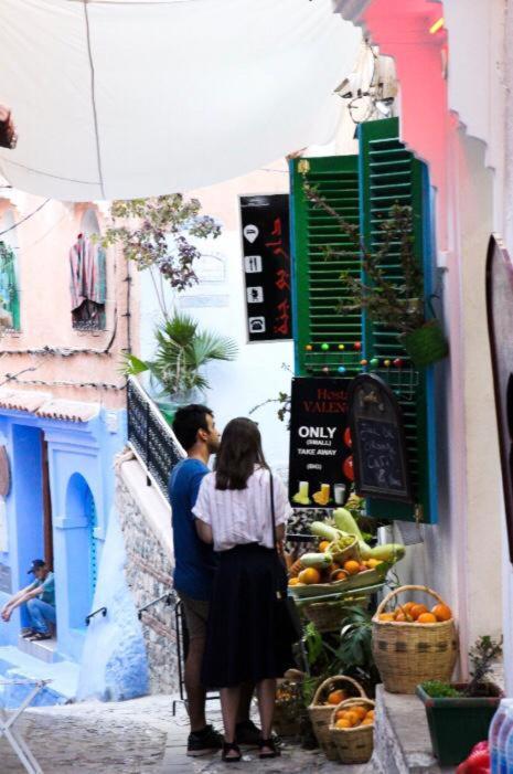 Hostal Valencia - Private Room With Bathroom 舍夫沙万 外观 照片