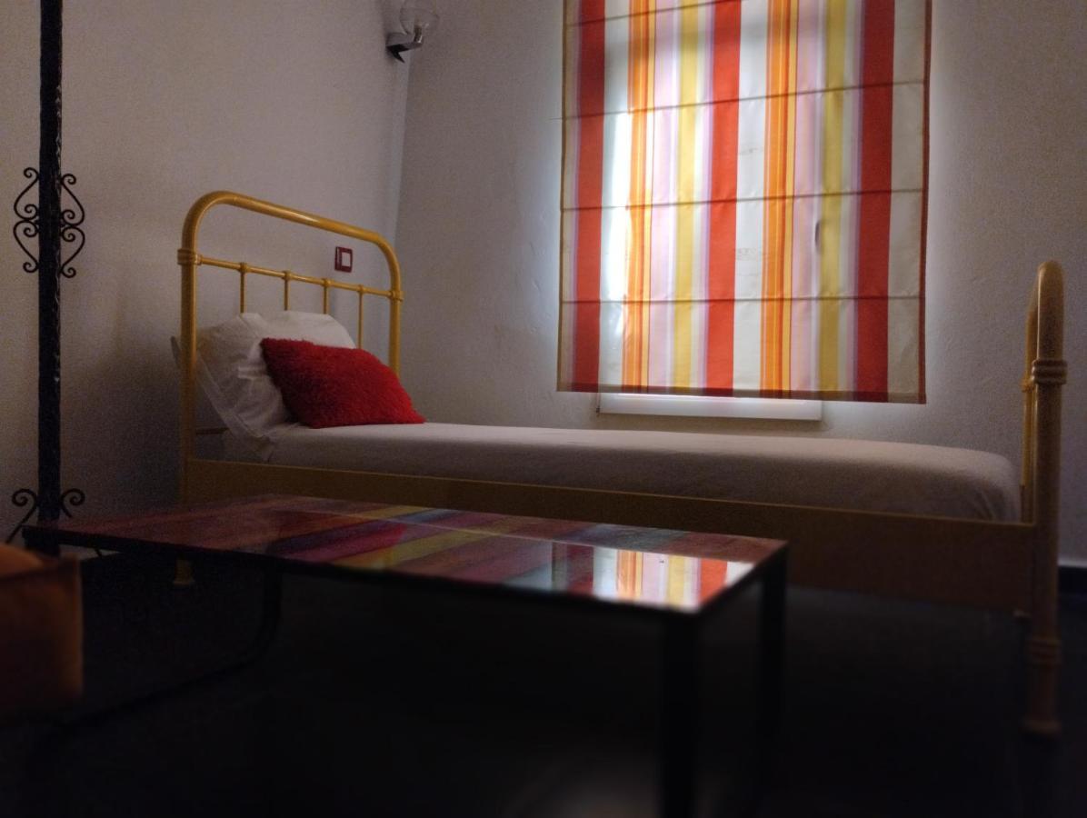 Hostal Valencia - Private Room With Bathroom 舍夫沙万 外观 照片